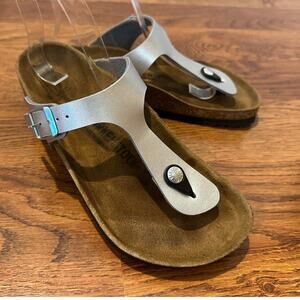 Birkenstock Gizeh Sandal Metallic Silver, Women's Size 37 Summer Footwear